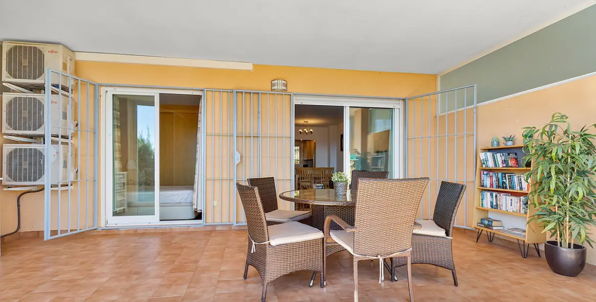 Sale of ground floor apartment in Fuengirola 10