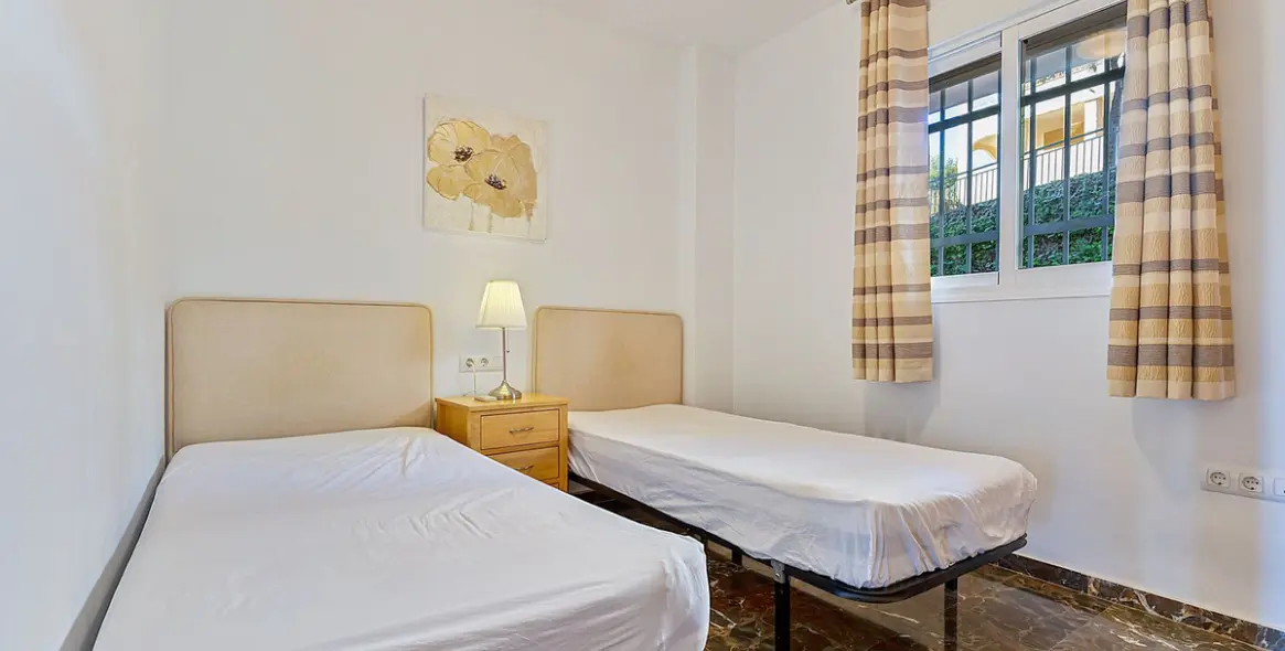 Sale of ground floor apartment in Fuengirola 16