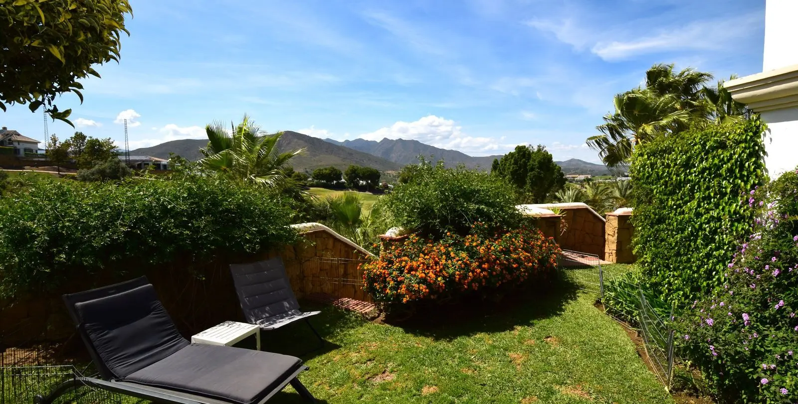 Sale of townhouse in La Cala Golf 17