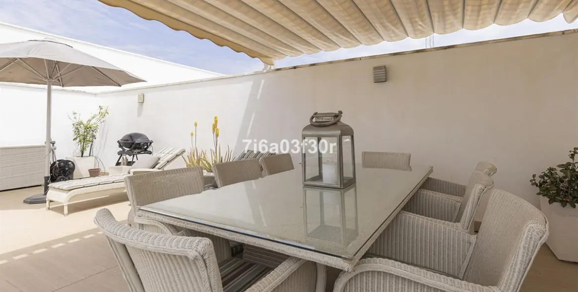 Venta de ático en San Pedro de Alcántara 17