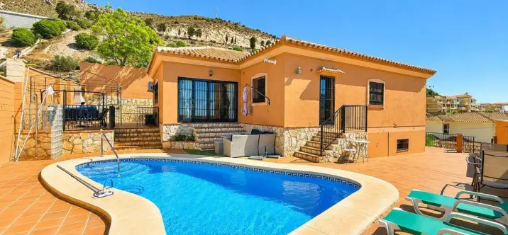Venta de villa independiente en Benalmadena 0
