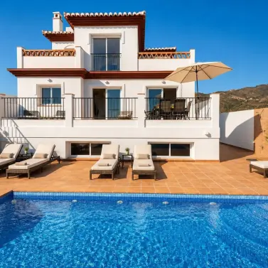 Venta de villa independiente en Nerja