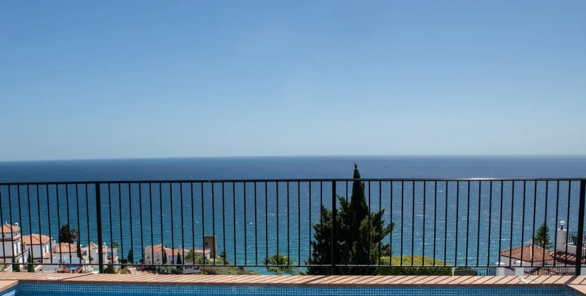 Sale of detached villa in Nerja 10