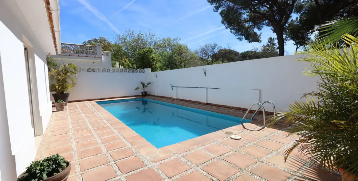 Venta de villa independiente en El Rosario 1