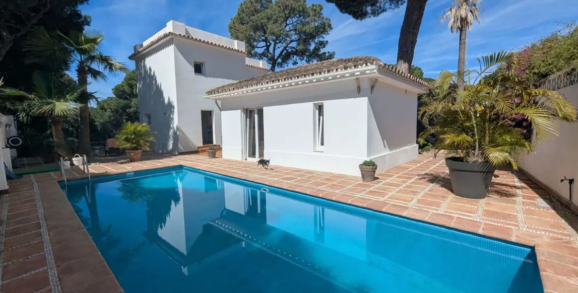 Venta de villa independiente en El Rosario 3