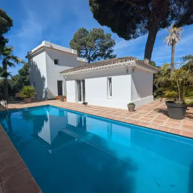 Venta de villa independiente en El Rosario
