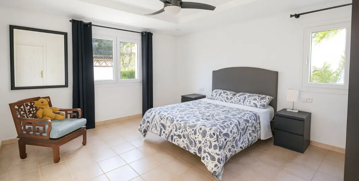 Venta de villa independiente en El Rosario 35