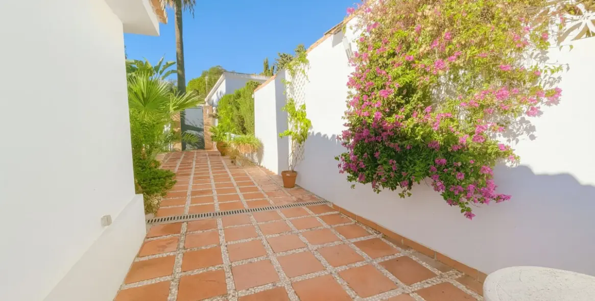 Venta de villa independiente en El Rosario 44