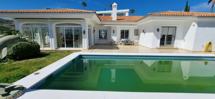 Long-term rent of detached villa in Benahavís 0