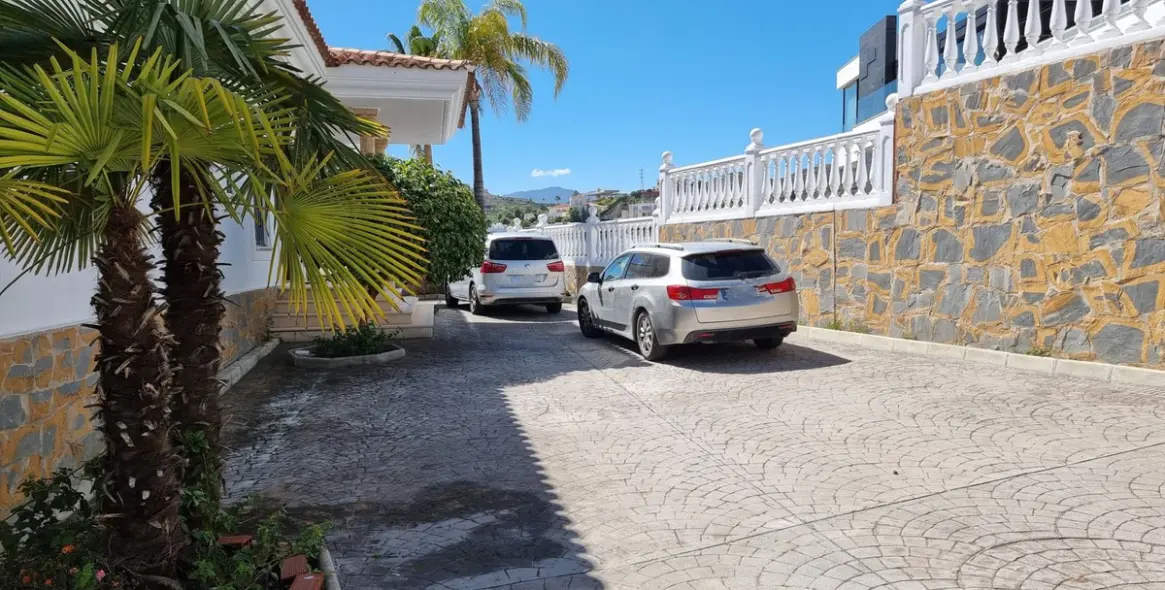 Long-term rent of detached villa in Benahavís 9