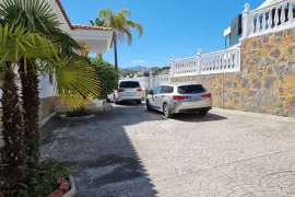 Image 9 thumb
