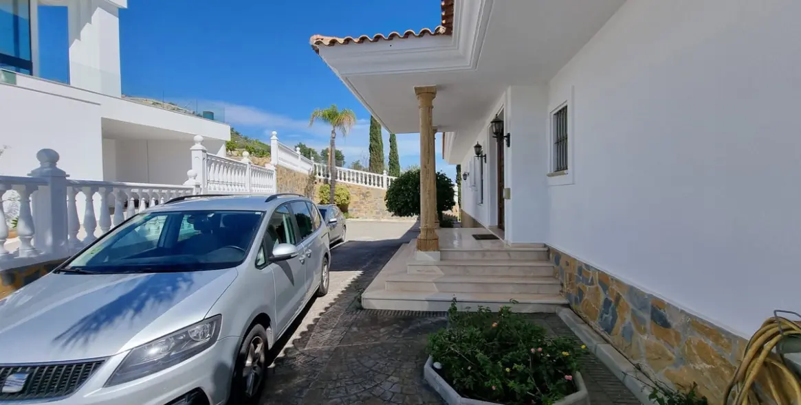 Long-term rent of detached villa in Benahavís 30
