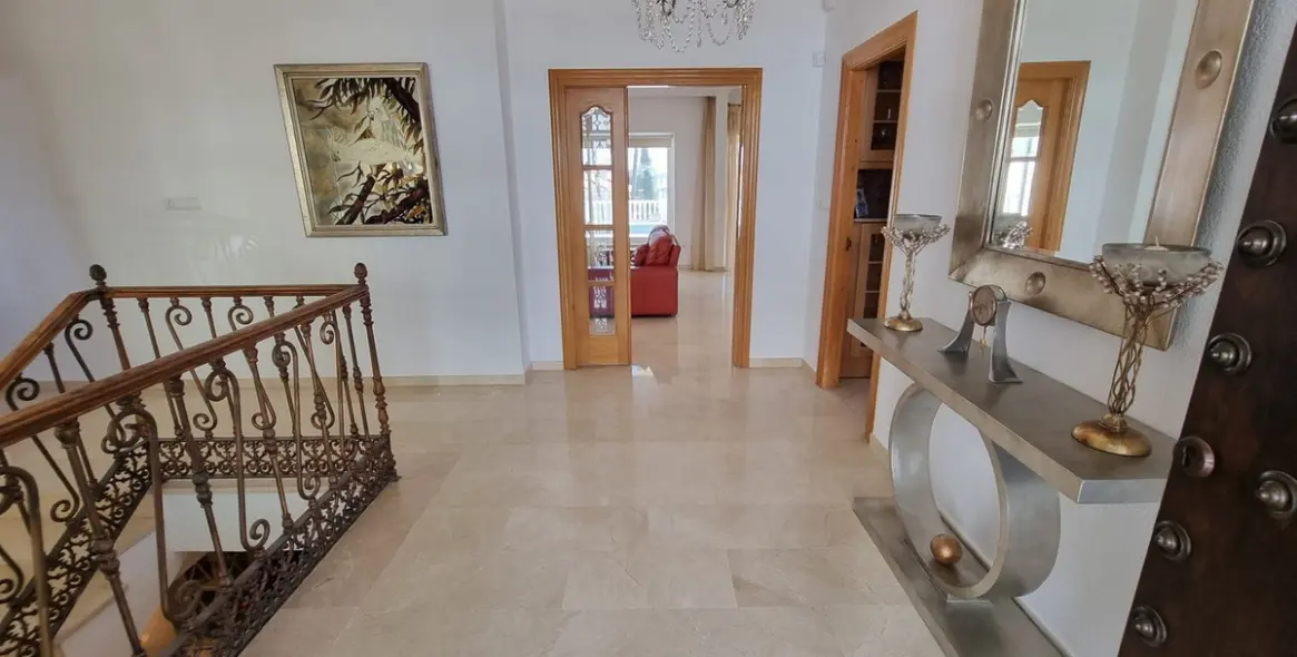 Long-term rent of detached villa in Benahavís 32