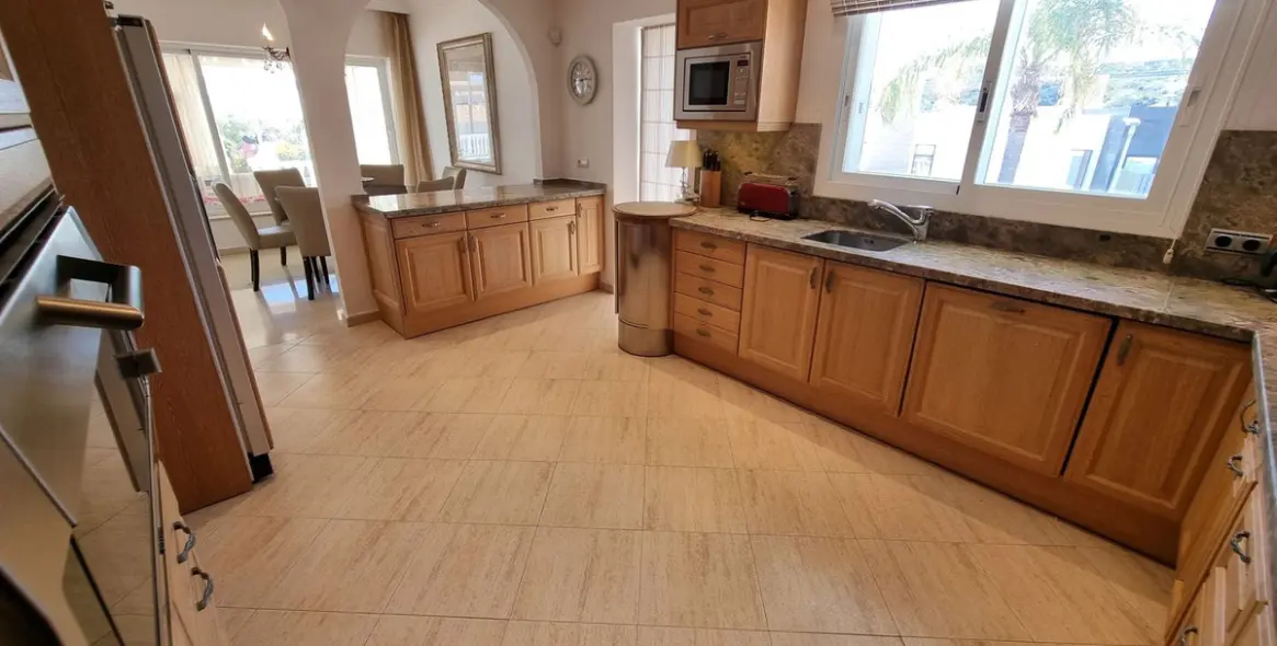 Long-term rent of detached villa in Benahavís 38