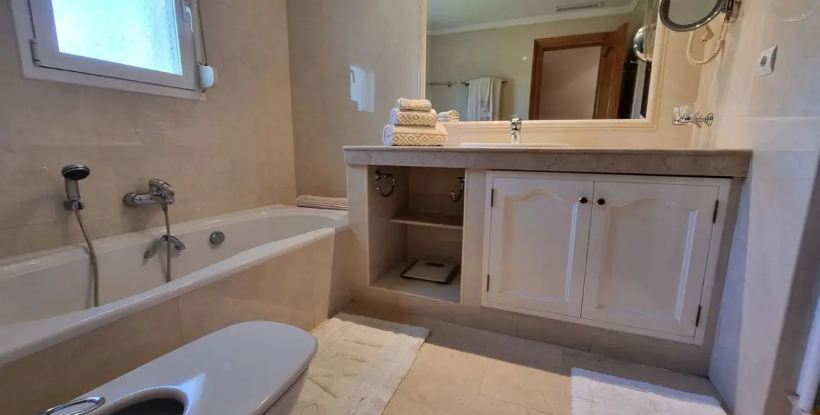 Long-term rent of detached villa in Benahavís 53