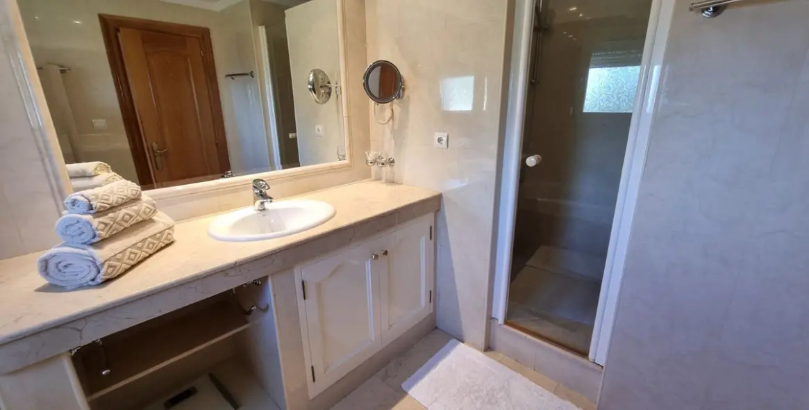 Long-term rent of detached villa in Benahavís 54