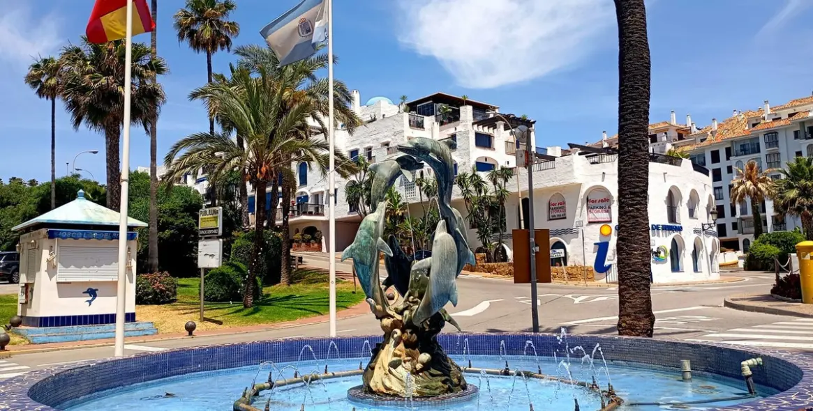 Sale of middle floor apartment in La Duquesa 52