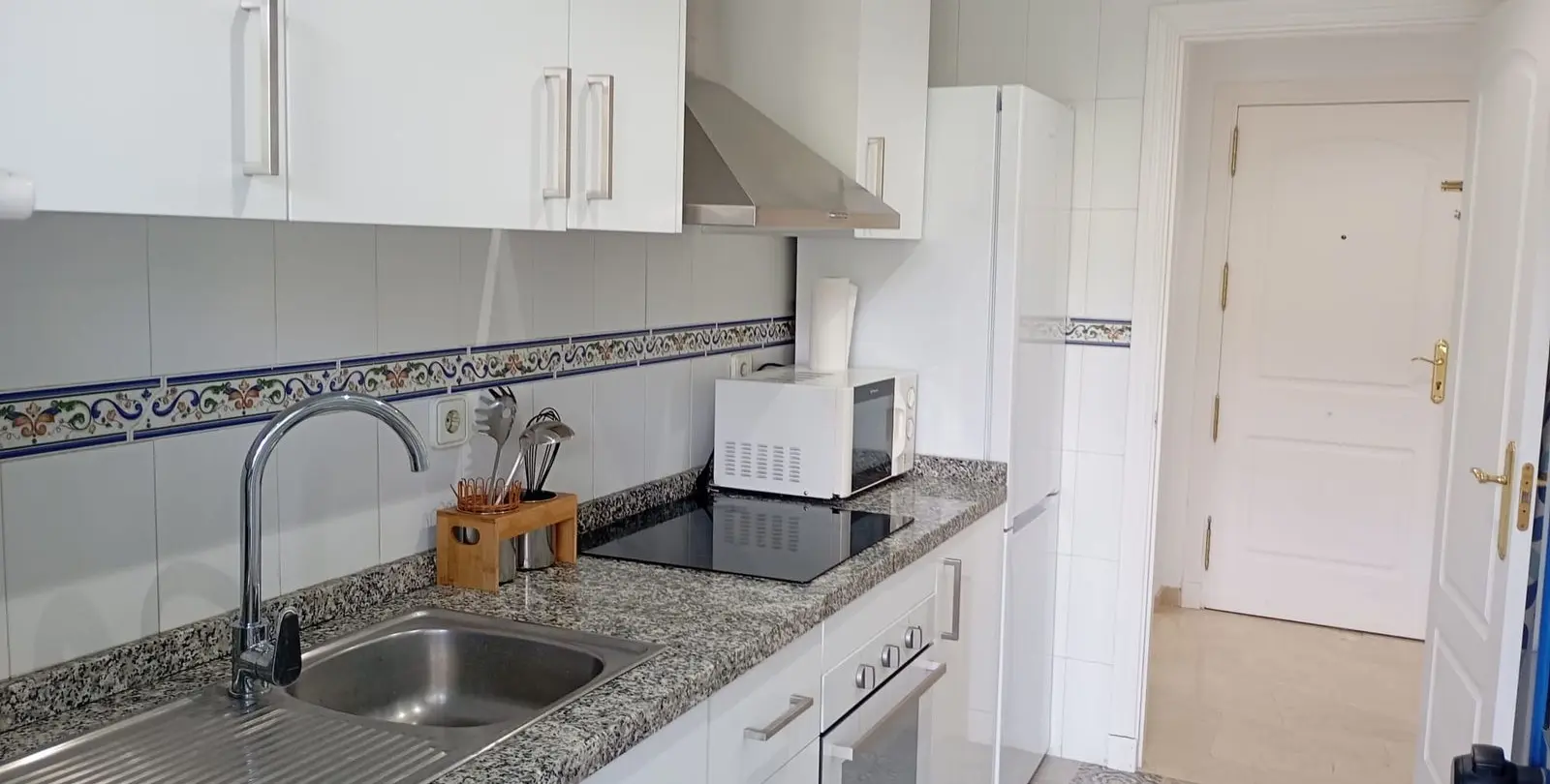 Sale of middle floor apartment in La Duquesa 15
