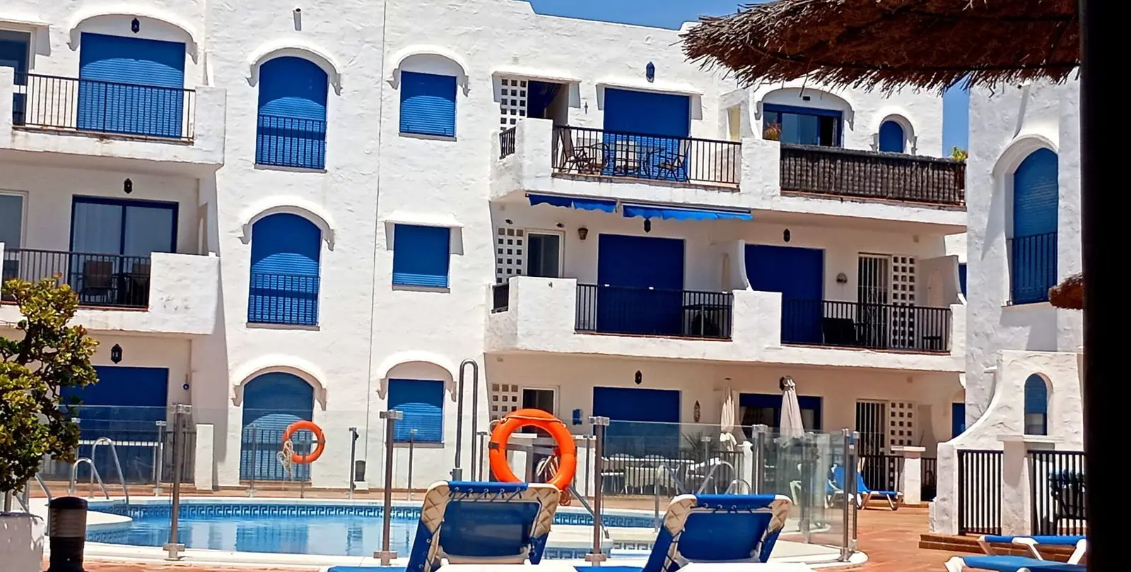 Sale of middle floor apartment in La Duquesa 20