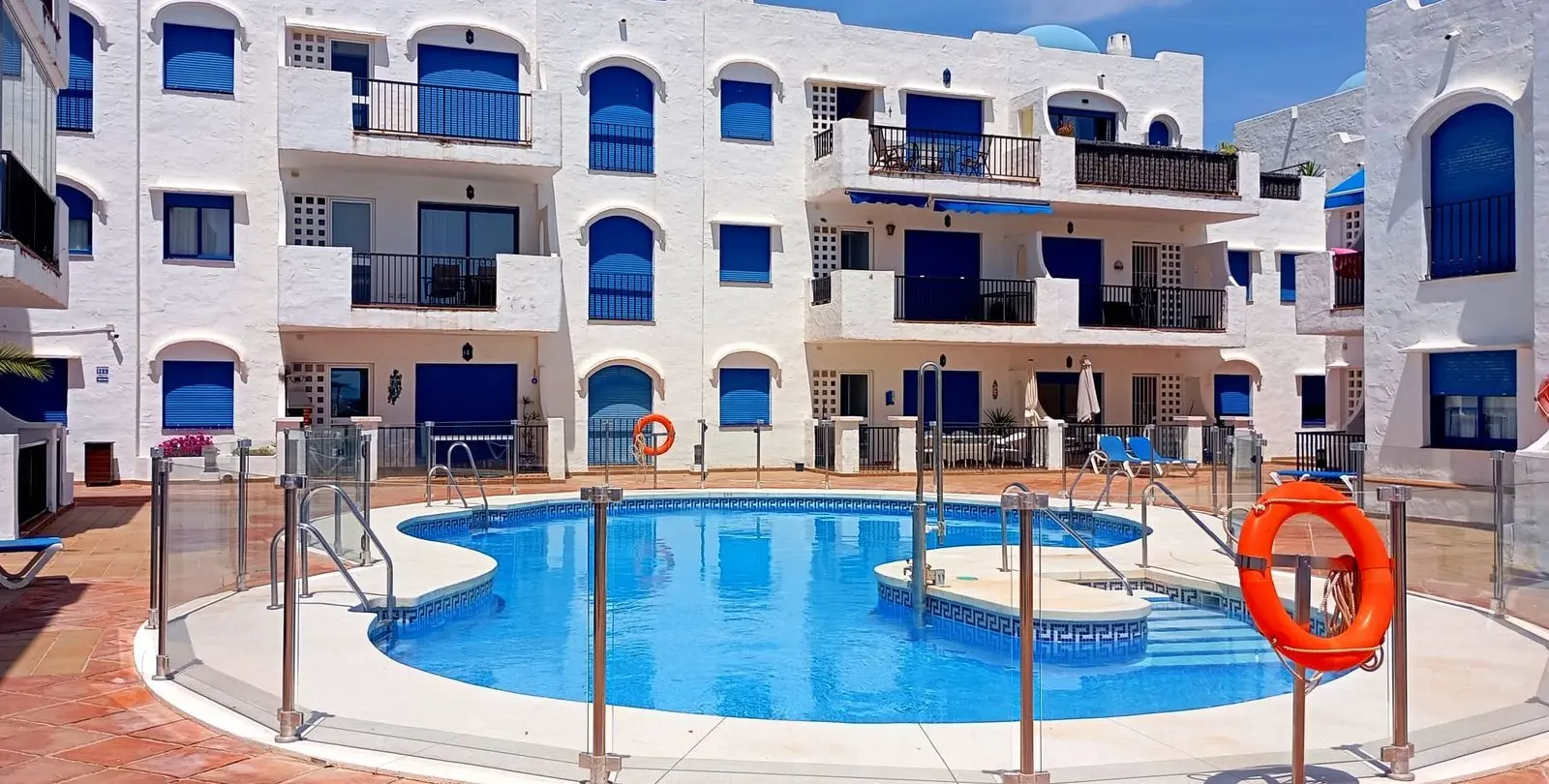Sale of middle floor apartment in La Duquesa 21