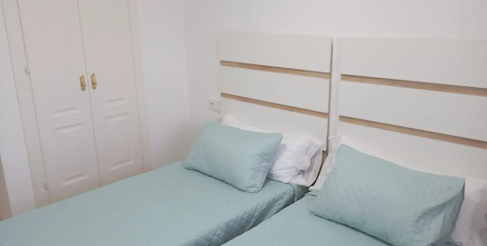 Sale of middle floor apartment in La Duquesa 26