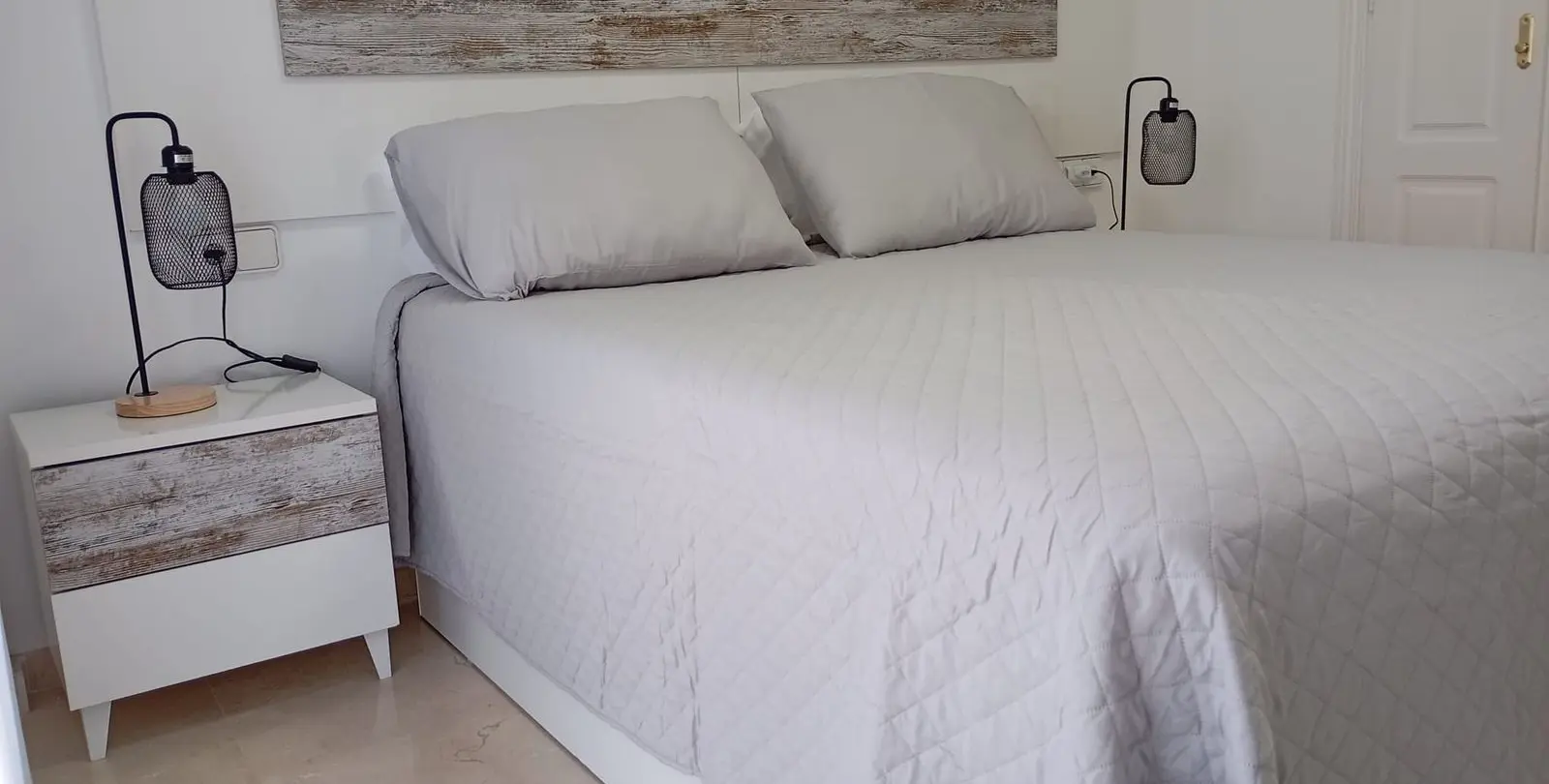 Sale of middle floor apartment in La Duquesa 28