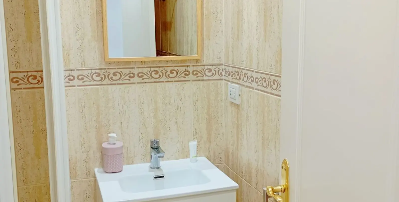 Sale of middle floor apartment in La Duquesa 34