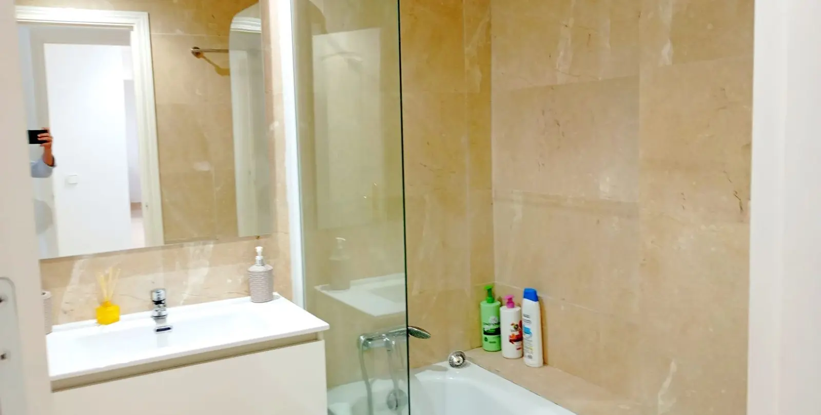 Sale of middle floor apartment in La Duquesa 37