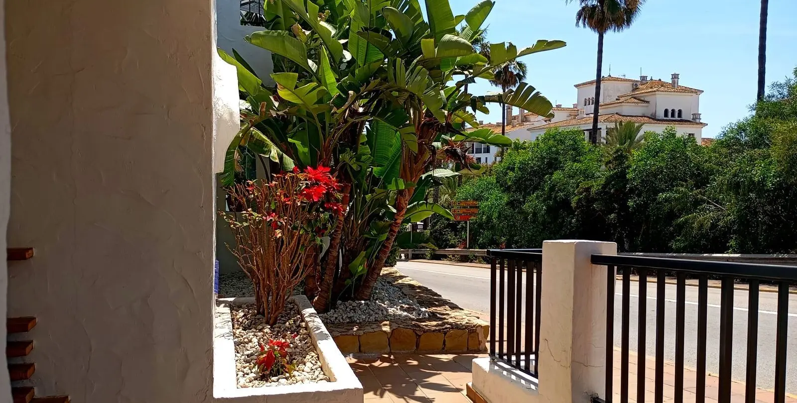 Sale of middle floor apartment in La Duquesa 53