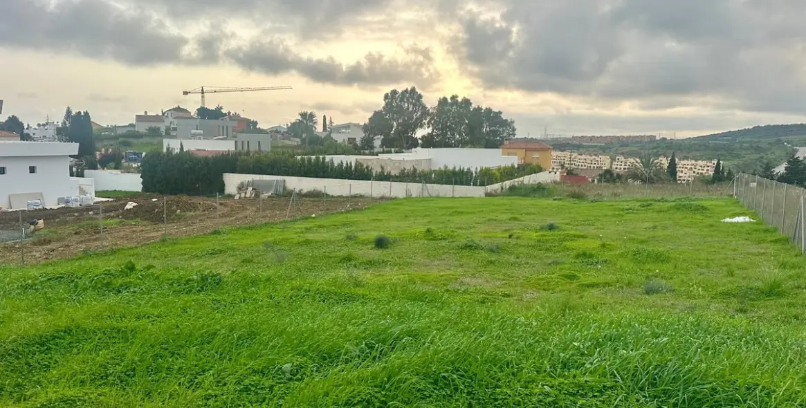 Sale of residential plot in Valle Romano 3