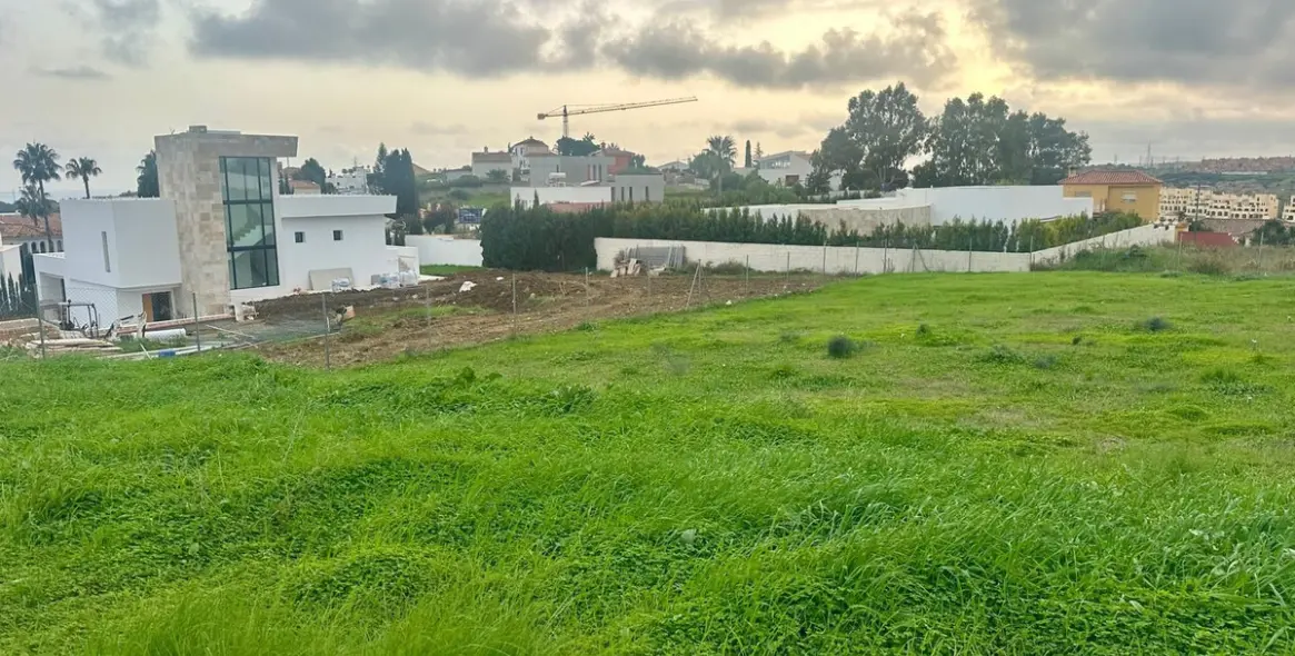 Sale of residential plot in Valle Romano 4