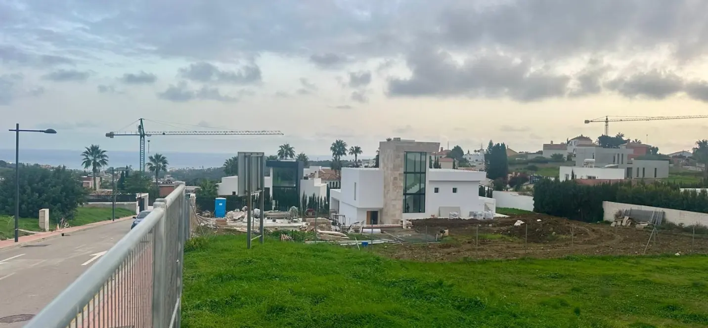 Sale of residential plot in Valle Romano 1