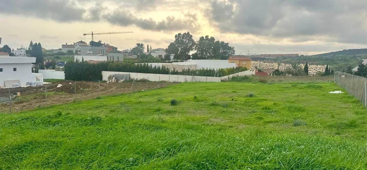 Sale of residential plot in Valle Romano 2