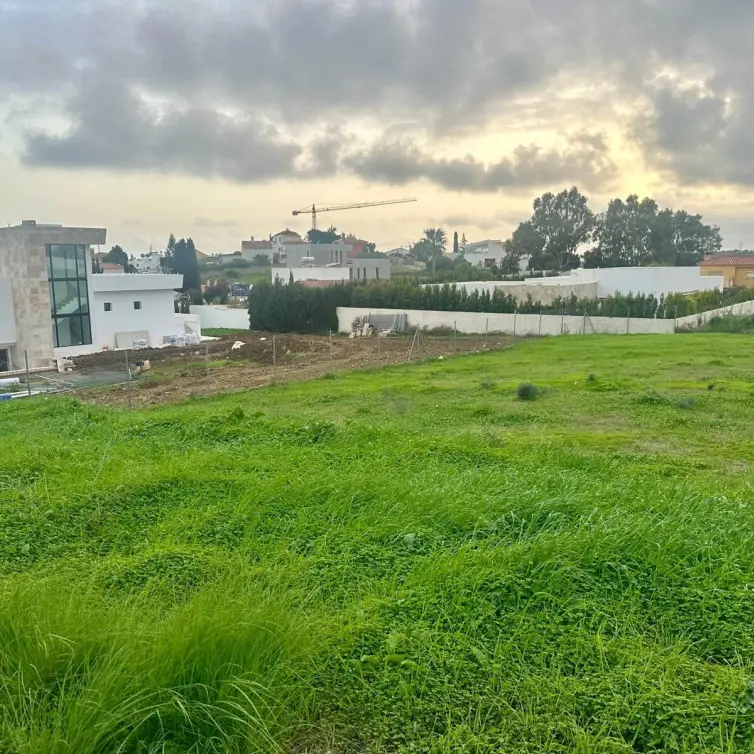 Sale of residential plot in Valle Romano