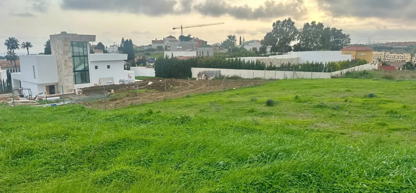 Sale of residential plot in Valle Romano 3