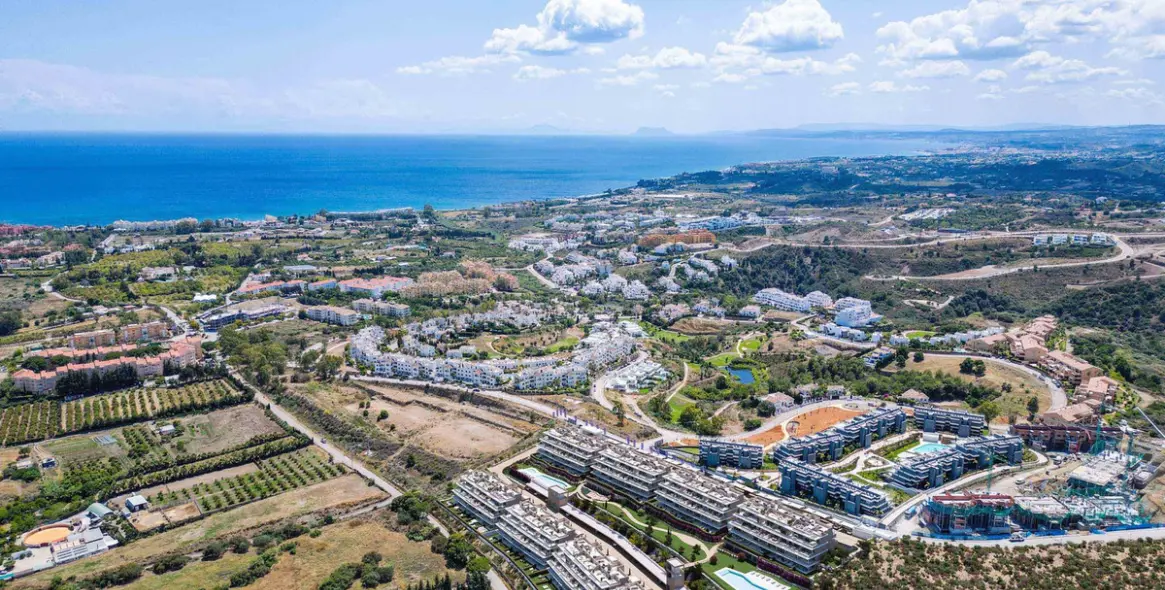 Sale of ground floor apartment in Estepona 16