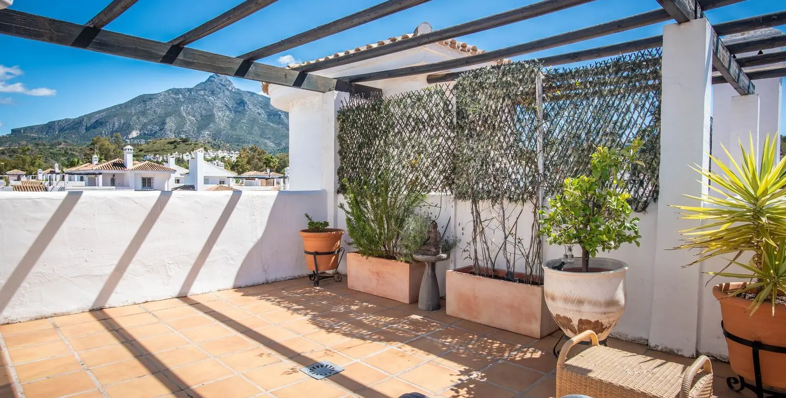 Продажа двухуровневого пентхауса в Puerto Banús 9