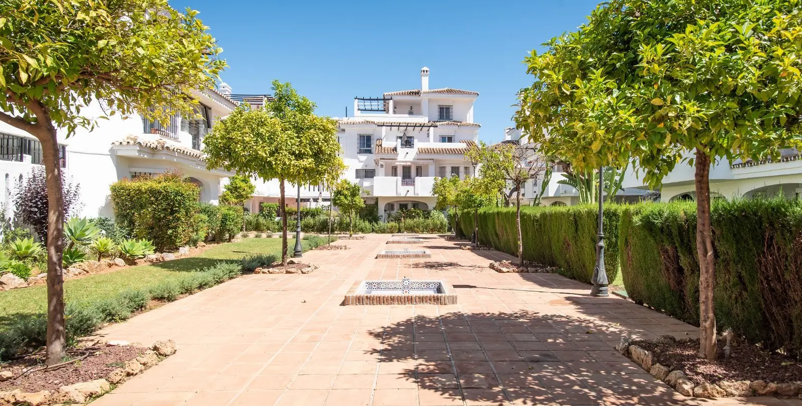 Продажа двухуровневого пентхауса в Puerto Banús 12