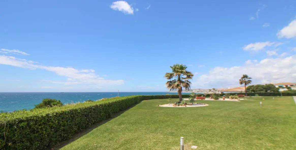 Sale of ground floor apartment in La Cala de Mijas 32