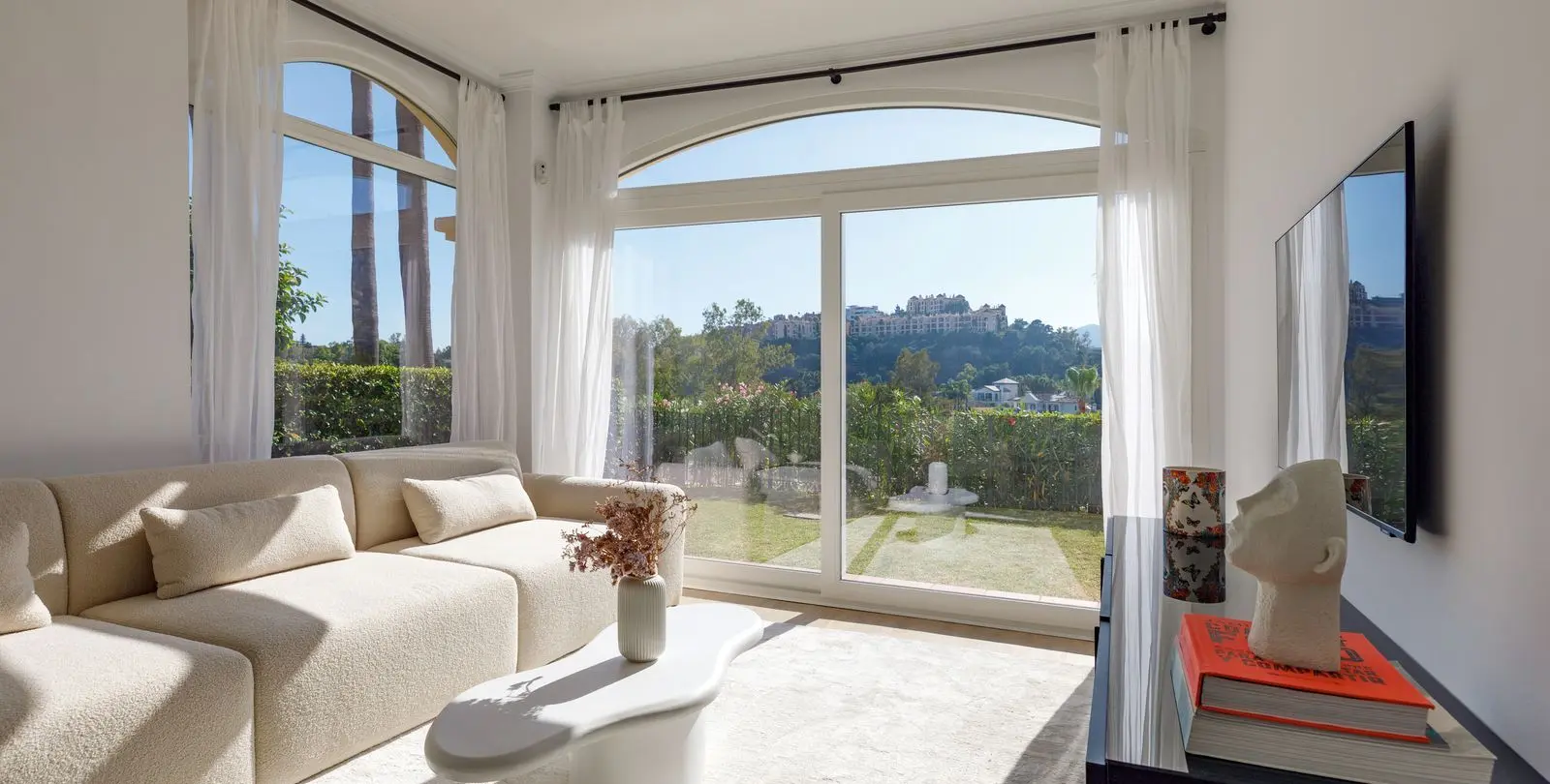 Venta de apartamento en planta baja en La Quinta 1