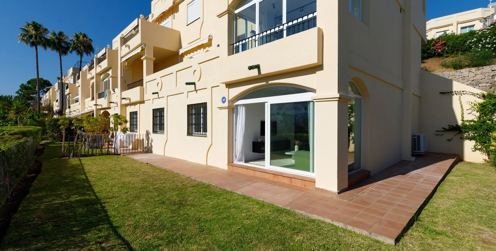 Venta de apartamento en planta baja en La Quinta 27