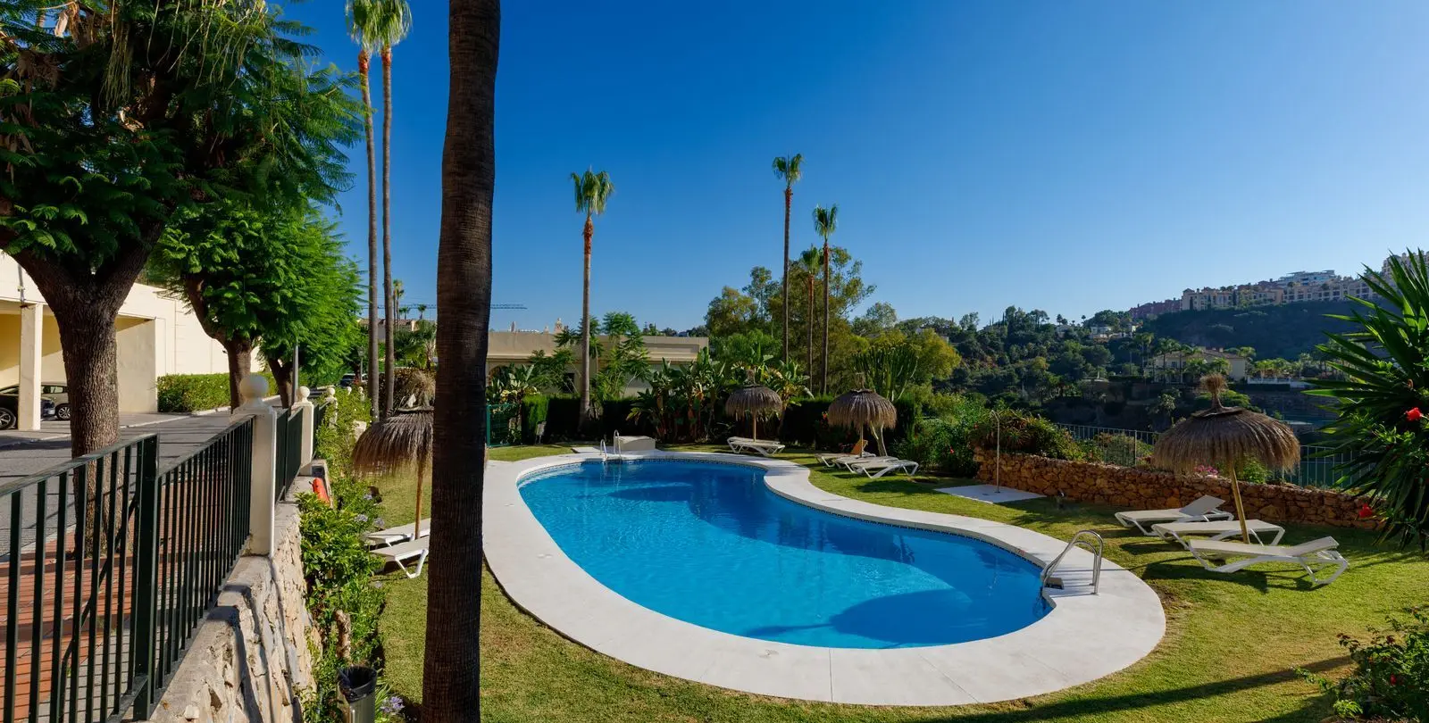 Venta de apartamento en planta baja en La Quinta 34