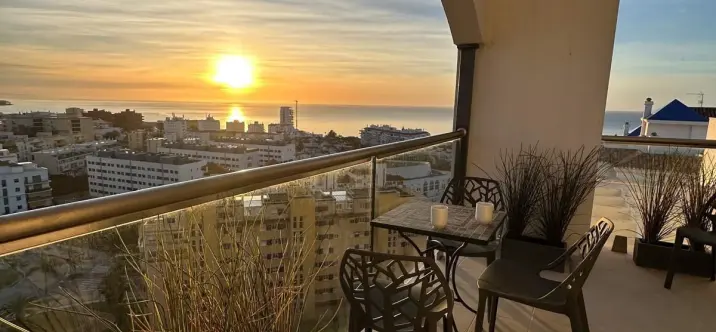 Sale of penthouse in Estepona 0