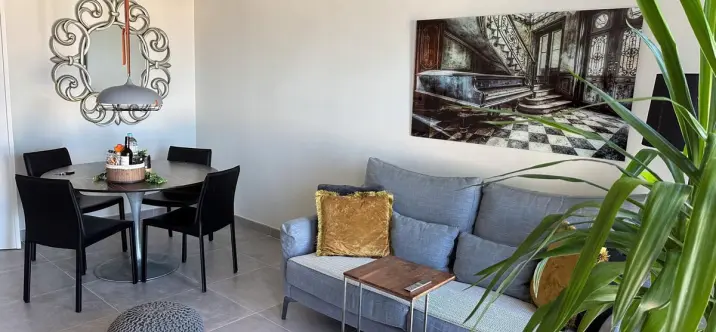 Sale of penthouse in Estepona 2