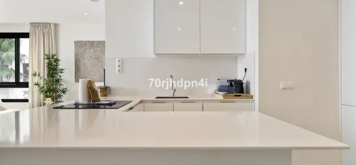 Продажа апартаментов на среднем этаже в Estepona 1