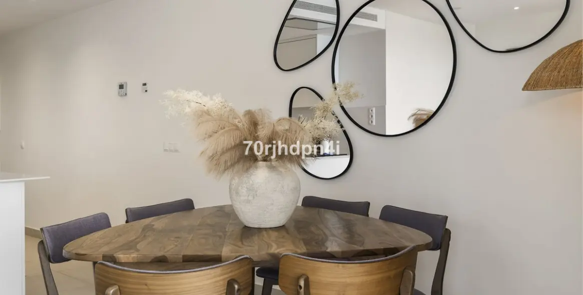 Venta de apartamento en planta media en Estepona 20