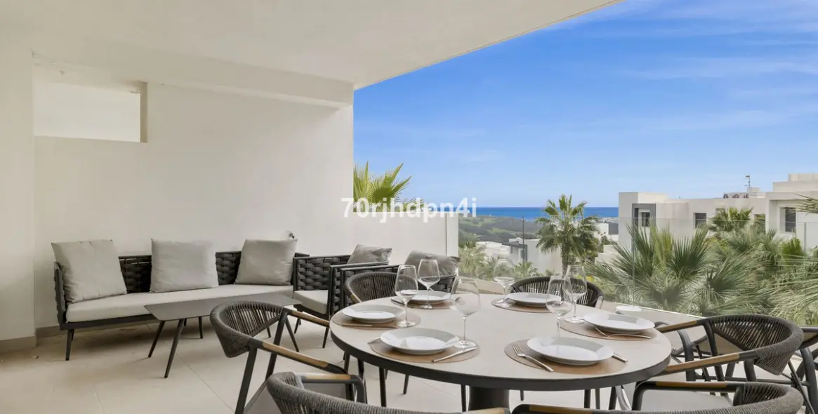 Venta de apartamento en planta media en Estepona 27