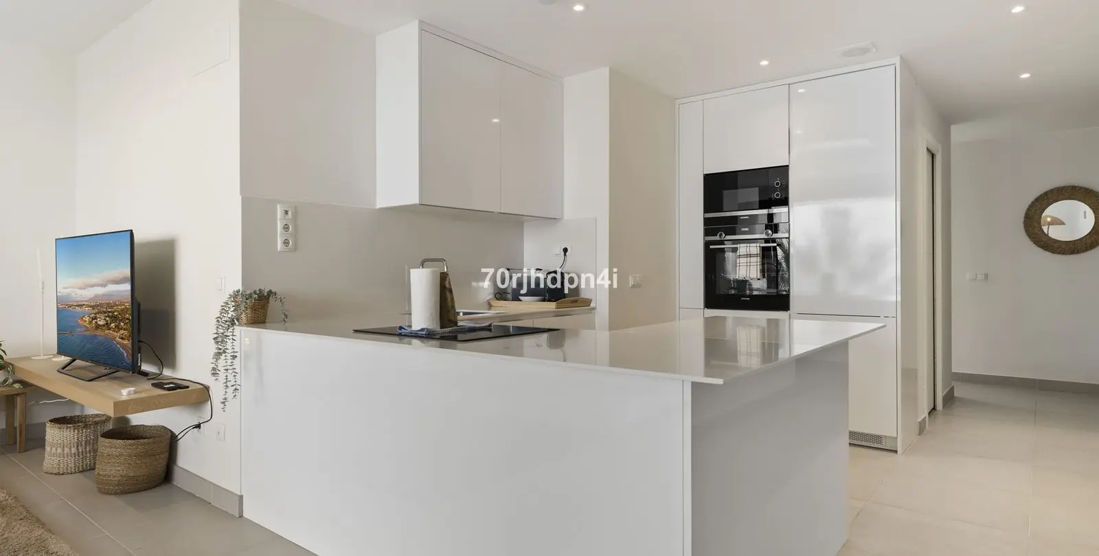 Sale of middle floor apartment in Estepona 9