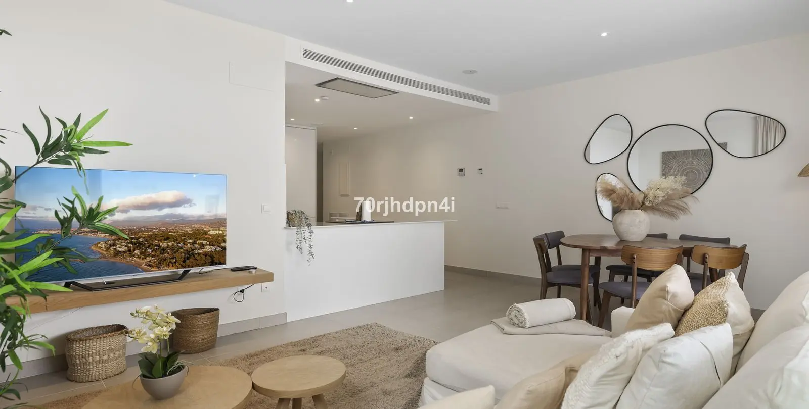 Sale of middle floor apartment in Estepona 10
