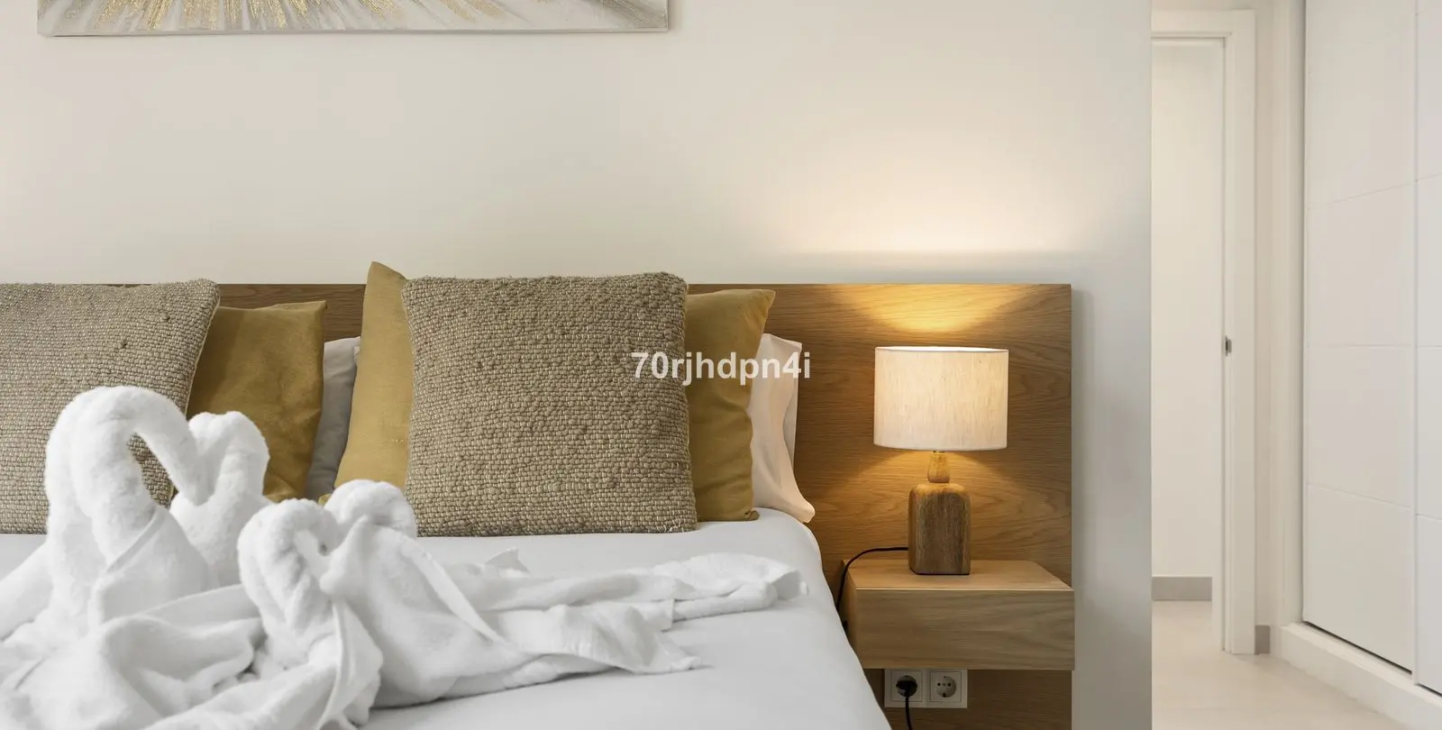 Sale of middle floor apartment in Estepona 12